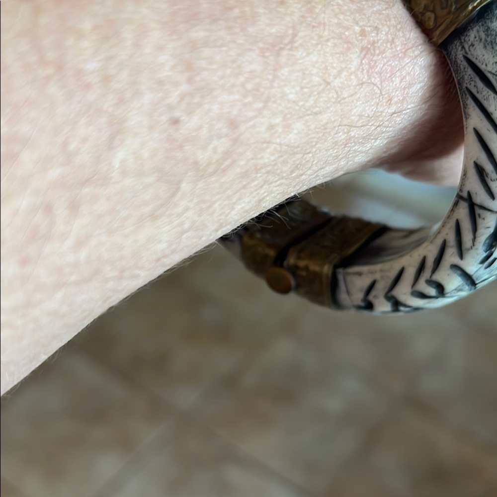 Unique Vintage-gold and cream bangle Bracelet with elephant - Picture 5 of 11